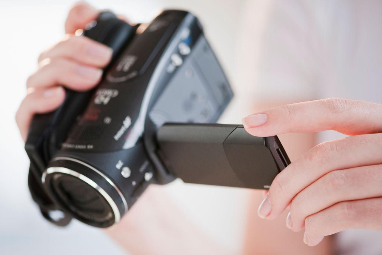 How To Use A Video Camera - Basic Camcorder Tips