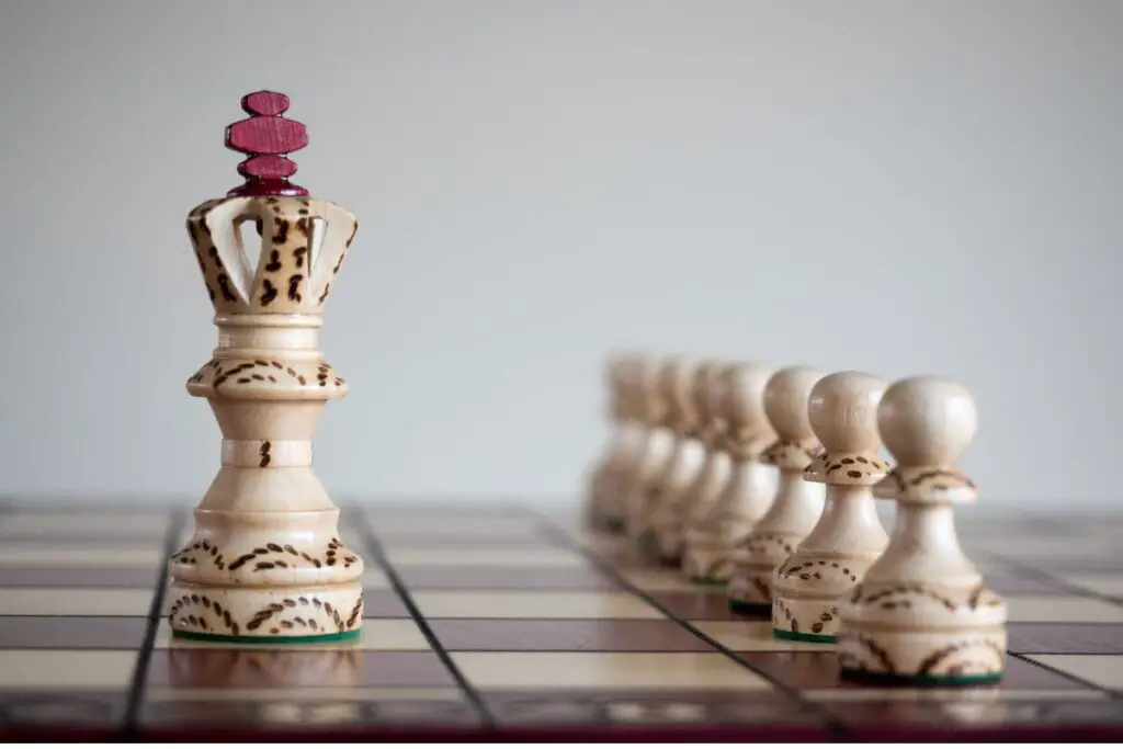 Can The King Jump Over Pieces In Chess? – Maroon Chess