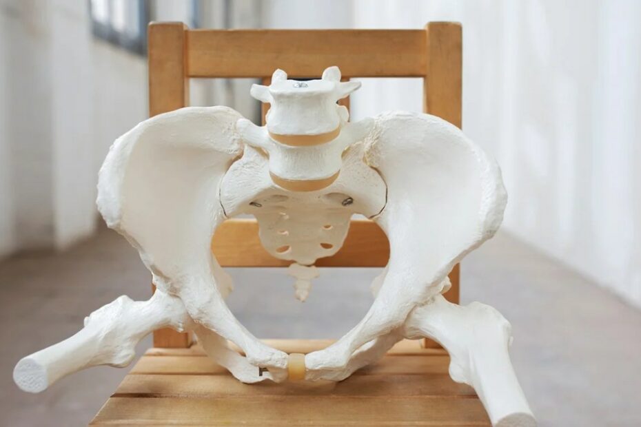 Pelvic Fracture Symptoms: Signs, Recovery Timelines